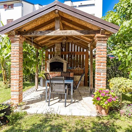 Luxury Apartments Gina Ровінь Екстер'єр фото