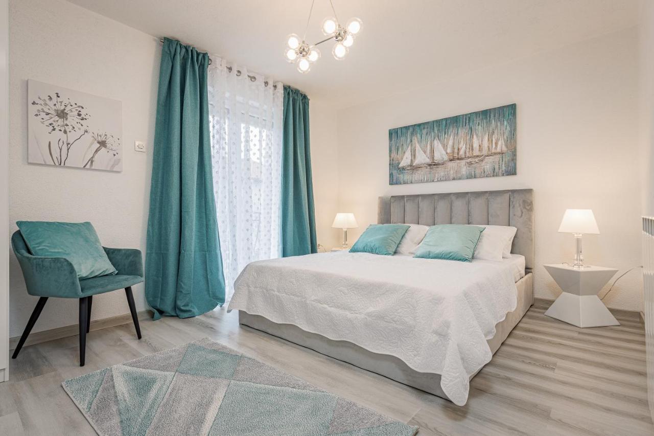 Luxury Apartments Gina Ровінь Екстер'єр фото