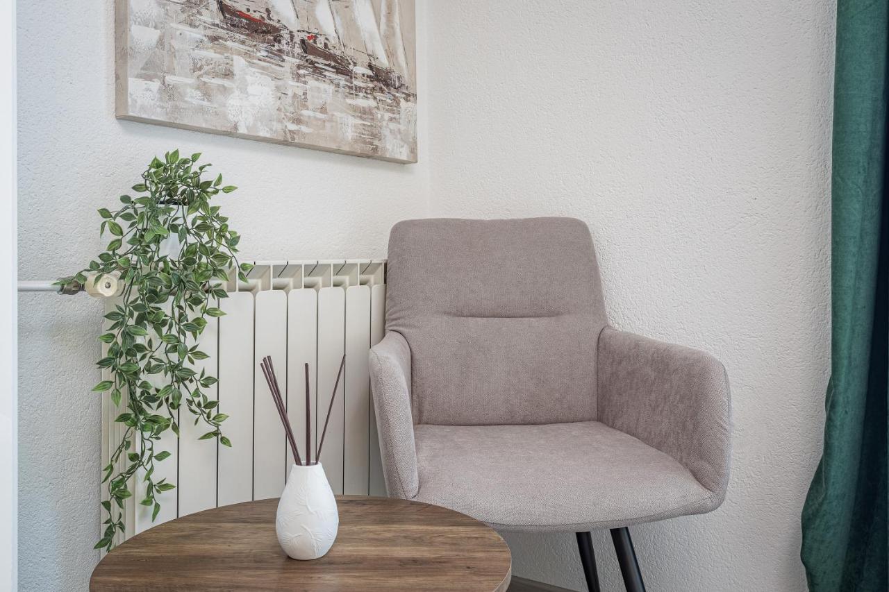 Luxury Apartments Gina Ровінь Екстер'єр фото