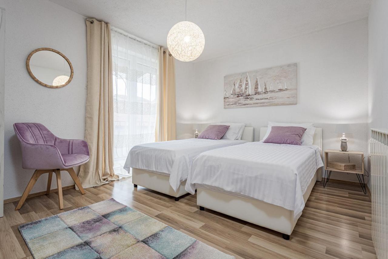 Luxury Apartments Gina Ровінь Екстер'єр фото