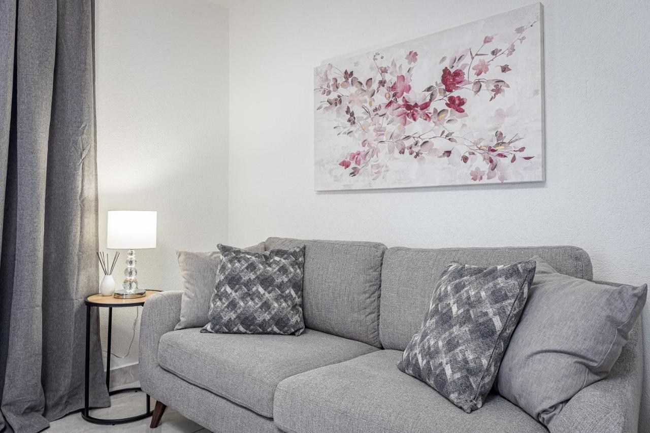 Luxury Apartments Gina Ровінь Екстер'єр фото
