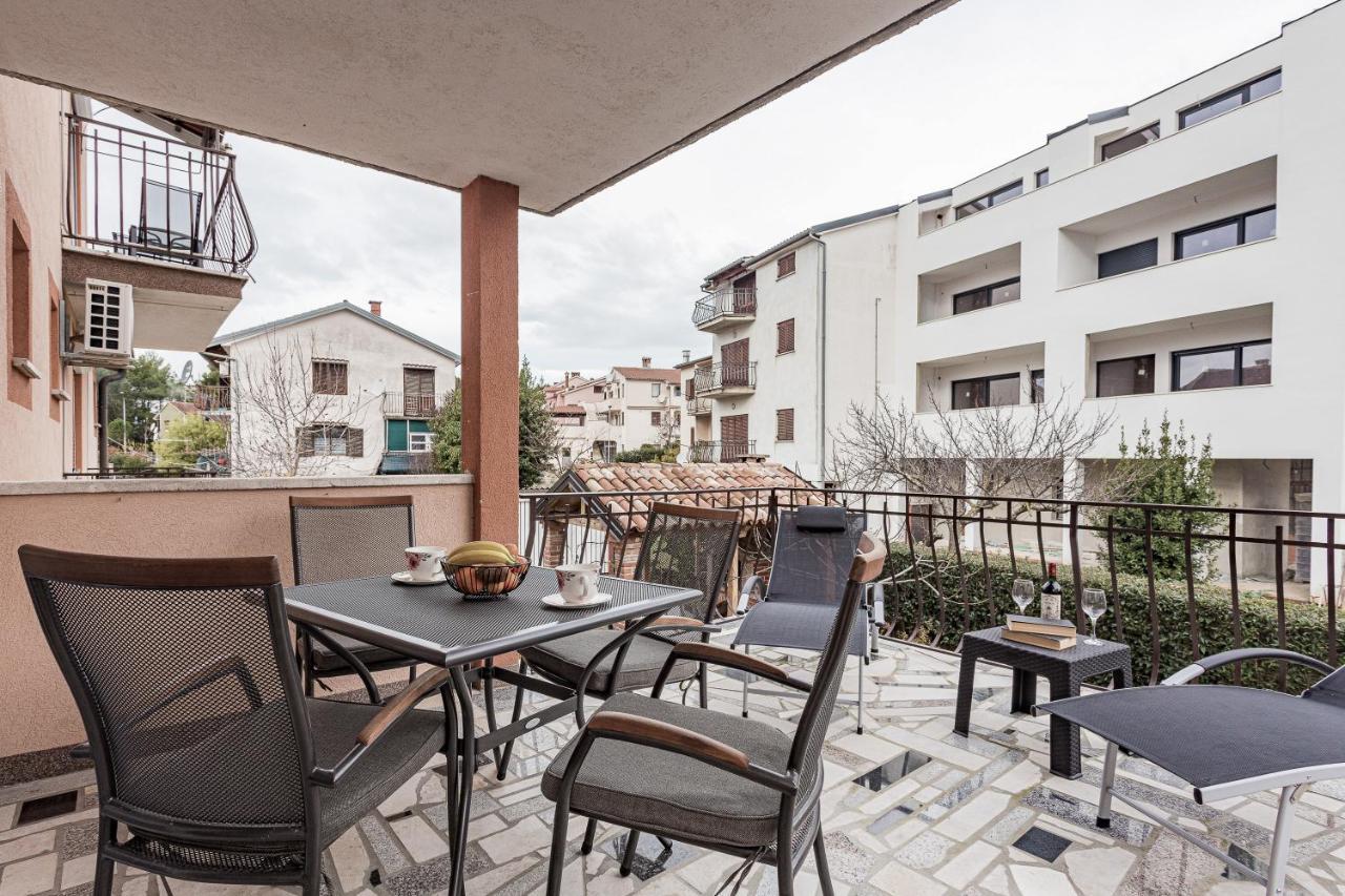 Luxury Apartments Gina Ровінь Екстер'єр фото