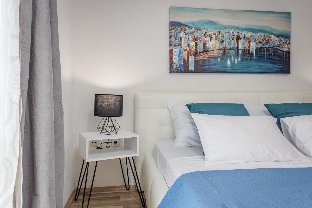 Luxury Apartments Gina Ровінь Екстер'єр фото