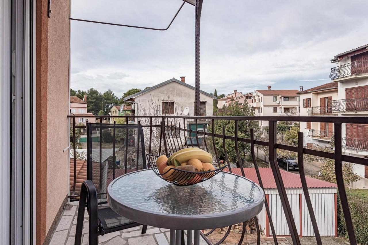 Luxury Apartments Gina Ровінь Екстер'єр фото